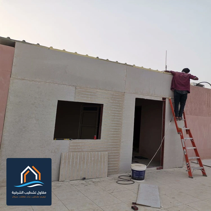 تغطية مستودعات بالساندوتش بانل الجبيل